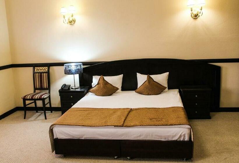 سوییت جونیور, Belon Life