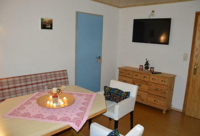 דירת שלושה חדרים, Casa Montana