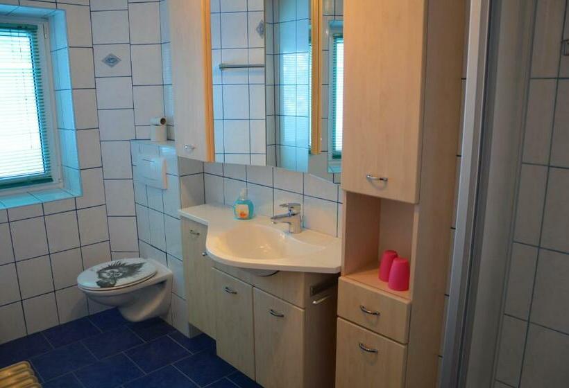 דירת שלושה חדרים, Casa Montana