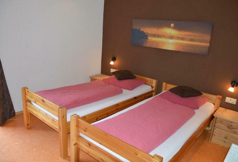 דירת שלושה חדרים, Casa Montana