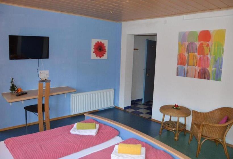 חדר סטנדרט לארבעה, Casa Montana