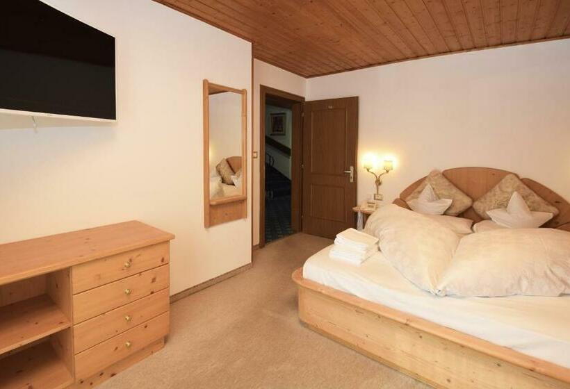 Номер Стандарт Трехместный, Chalet Olympia