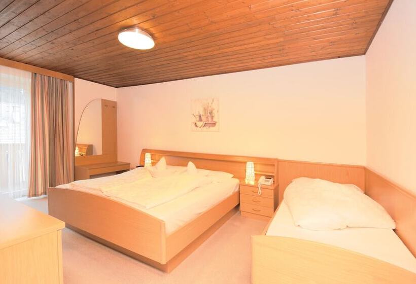 Номер Стандарт Трехместный, Chalet Olympia