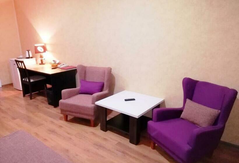 سوئیت با تخت بزرگ, City