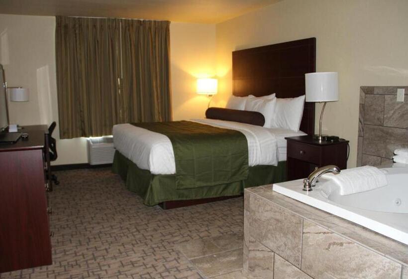 带大床的套房, Cobblestone Hotel & Suites – Devils Lake