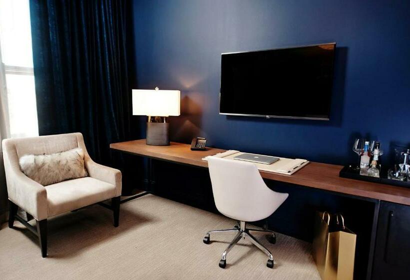 带大床的豪华间, Covington Cincinnati Riverfront