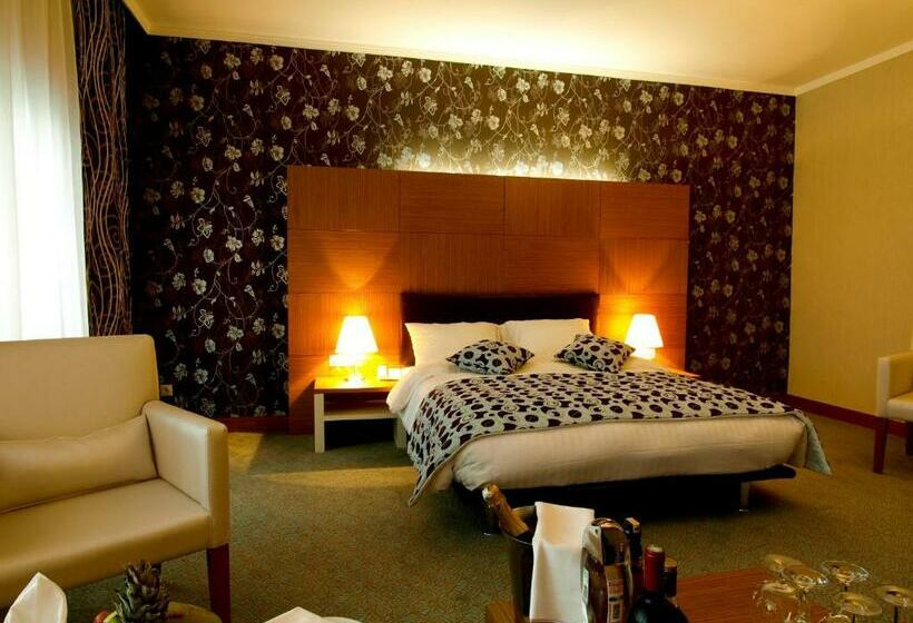 اتاق استاندارد, Grand Nur Plaza