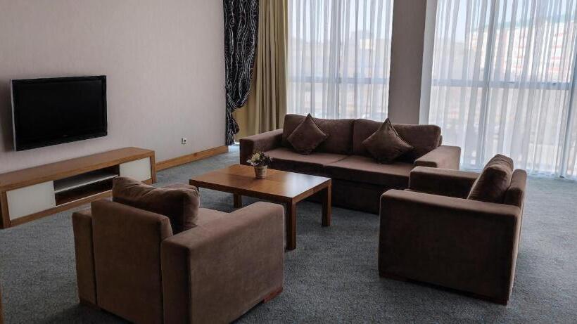 سوییت, Grand Nur Plaza