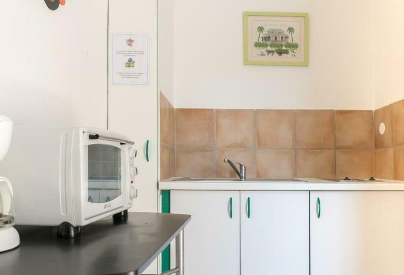 インサイドのスタンダードスタジオ, Residence Les Cayalines