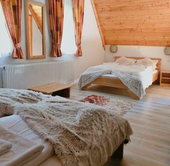 اتاق استاندارد سه نفره, Rustic Inn River 2