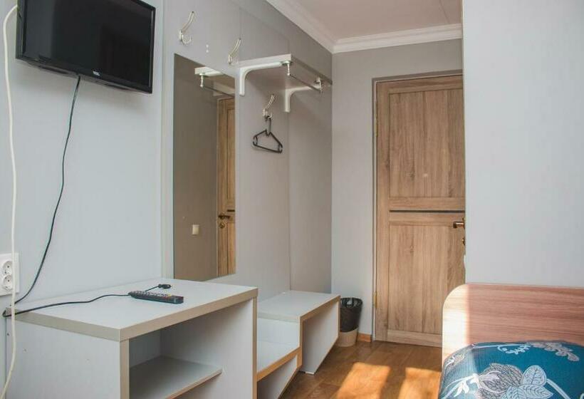 اتاق استاندارد, Tahar