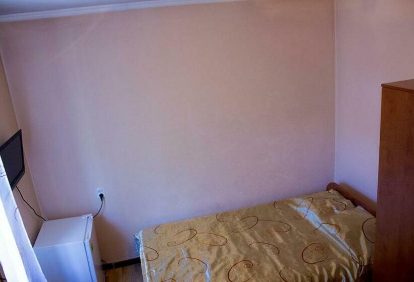 اتاق استاندارد, Tahar