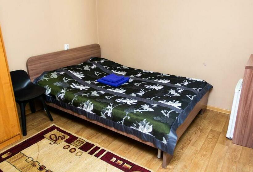 اتاق استاندارد, Tahar