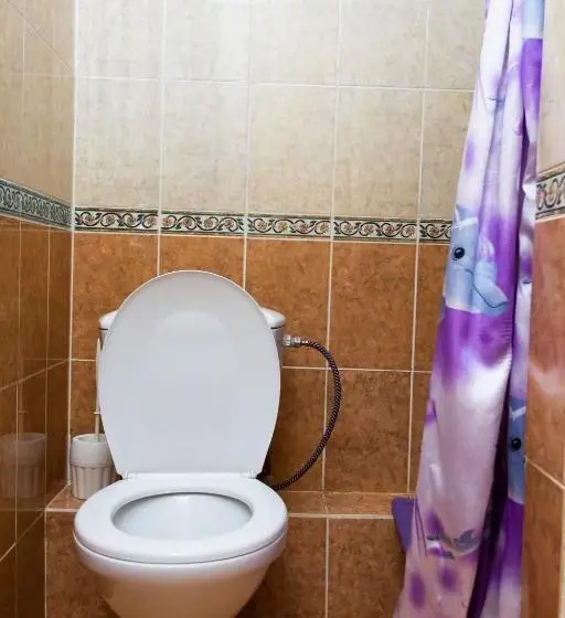 اتاق خانوادگی, Tahar