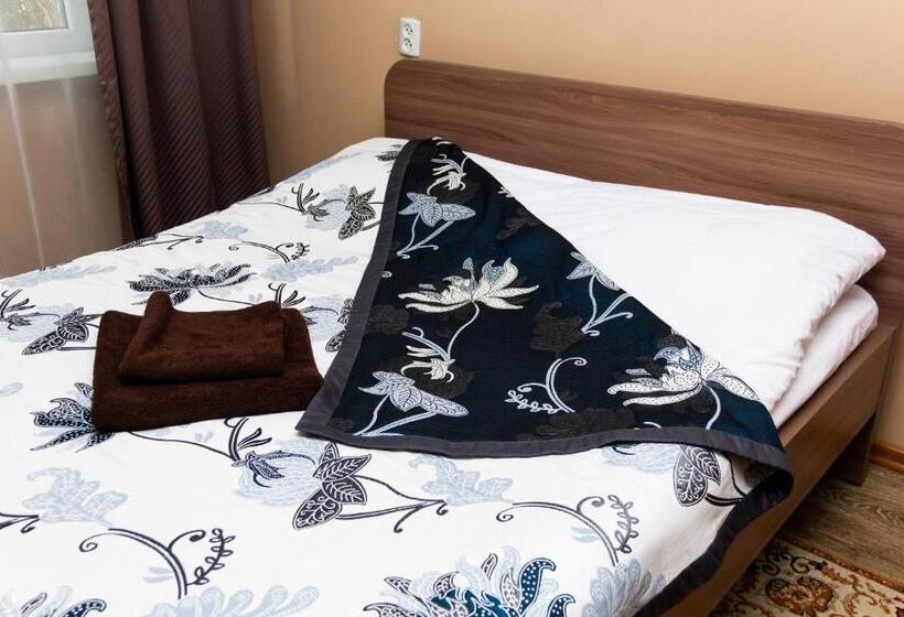 اتاق خانوادگی, Tahar