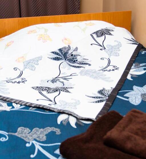 اتاق خانوادگی, Tahar