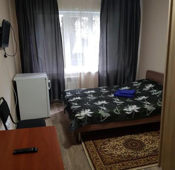 اتاق خانوادگی, Tahar