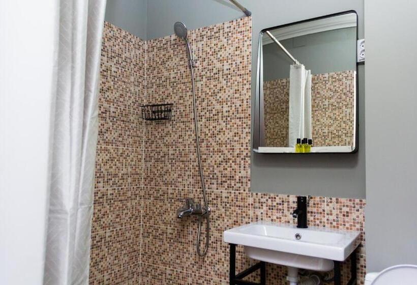 اتاق استاندارد, Tahar