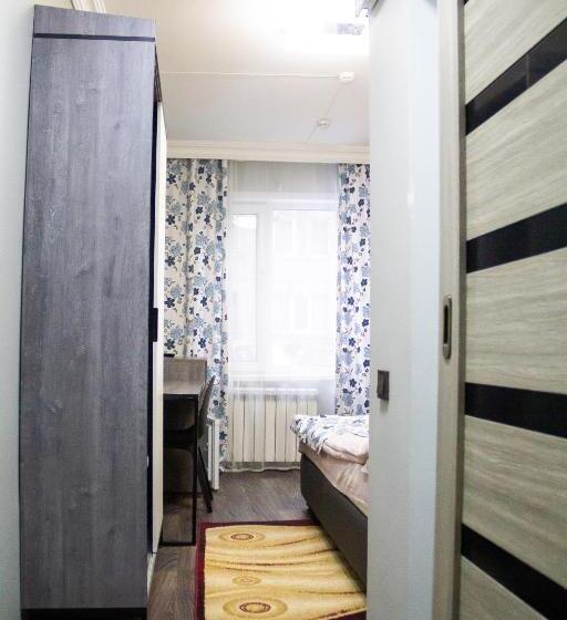 اتاق لوکس یک تخته, Tahar