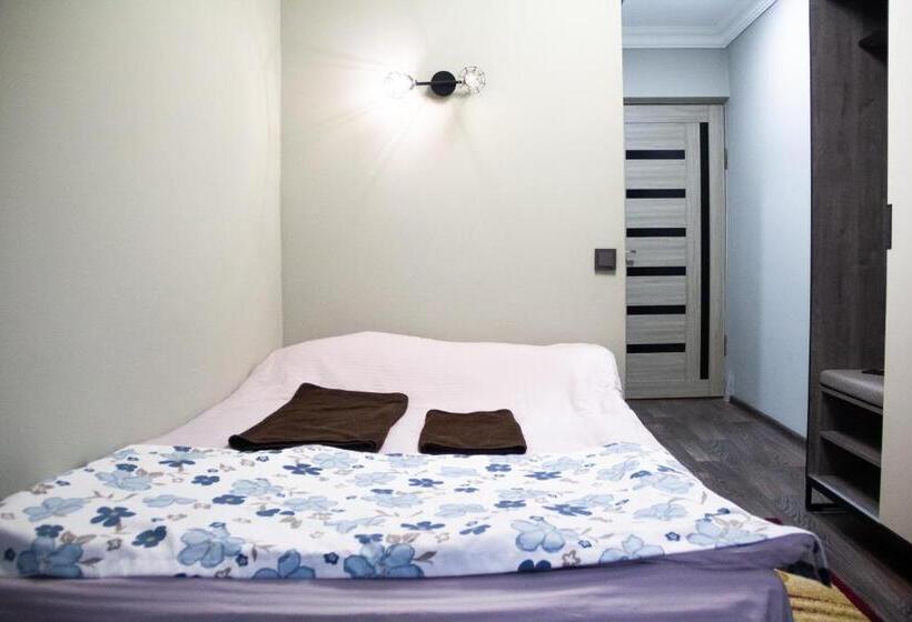 اتاق لوکس یک تخته, Tahar