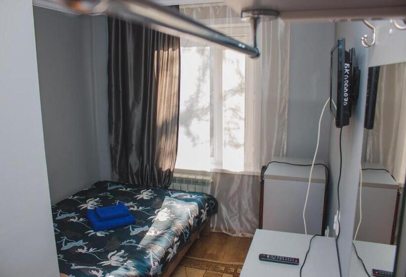 اتاق استاندارد یک نفره, Tahar