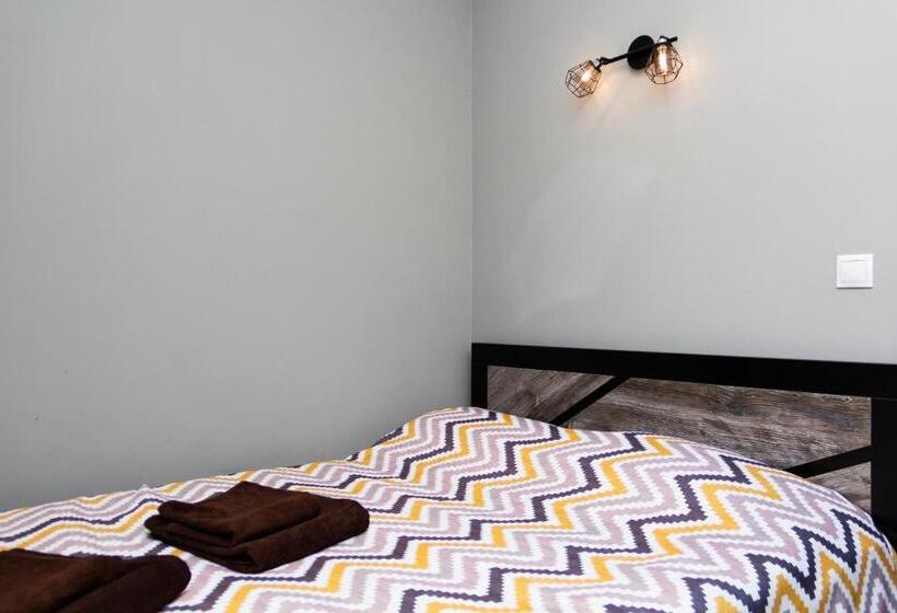 اتاق استاندارد, Tahar