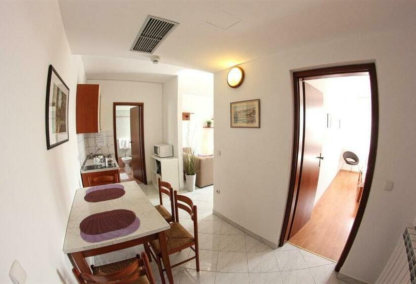 패밀리 룸, Villa Badi