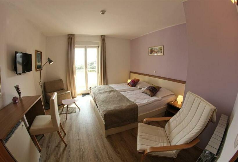 스탠다드 발코니 룸, Villa Badi