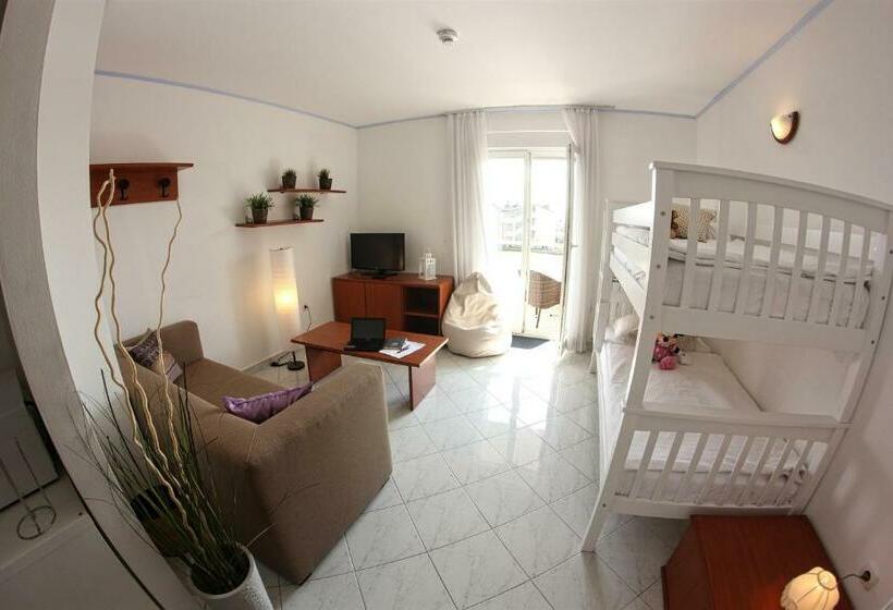 패밀리 룸, Villa Badi