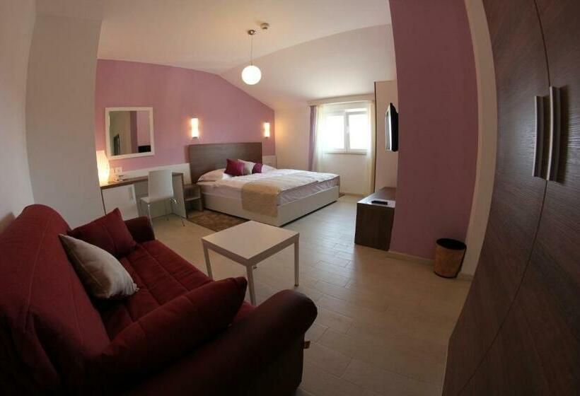 패밀리 룸, Villa Badi