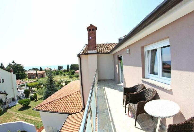 패밀리 룸, Villa Badi