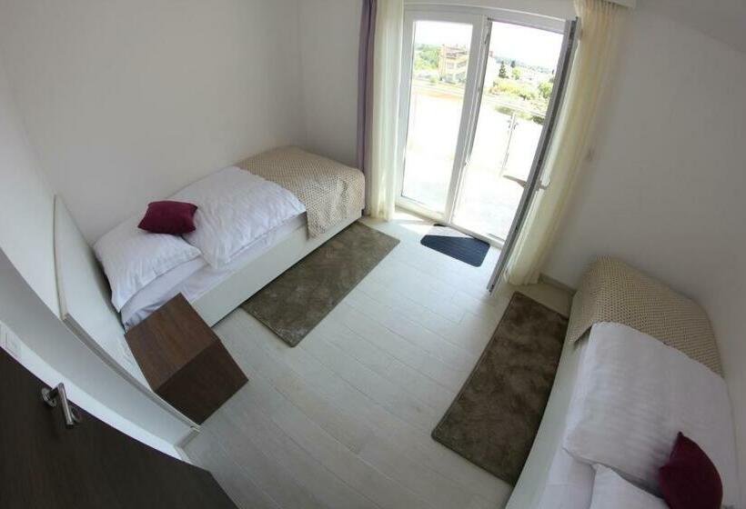 패밀리 룸, Villa Badi