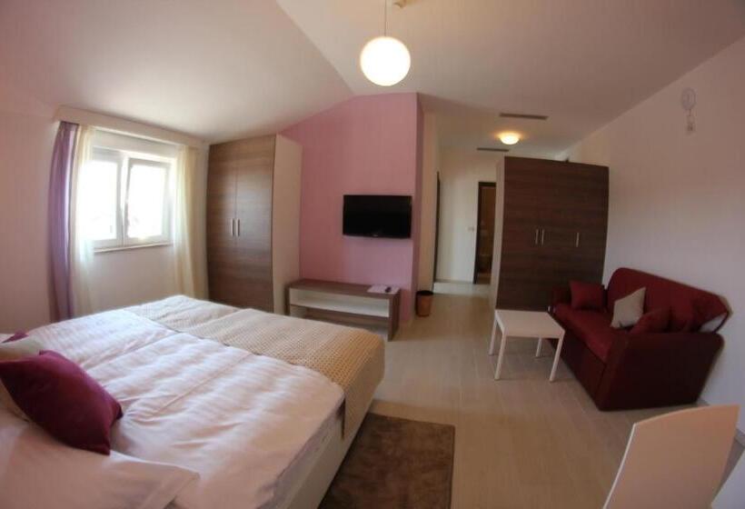 패밀리 룸, Villa Badi