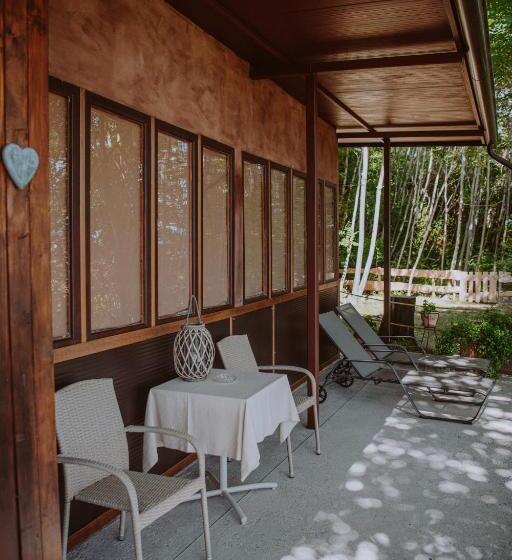 1 Bedroom Apartment Lake View, Villa Schindler