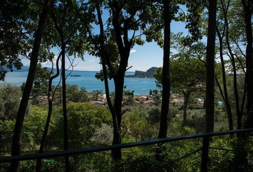 1 Bedroom Apartment Lake View, Villa Schindler