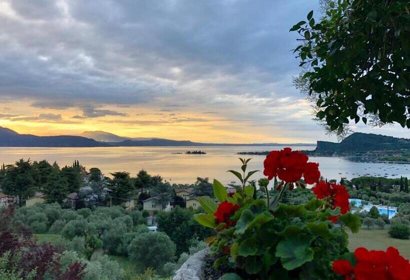 Standard studio with lake view, Villa Schindler