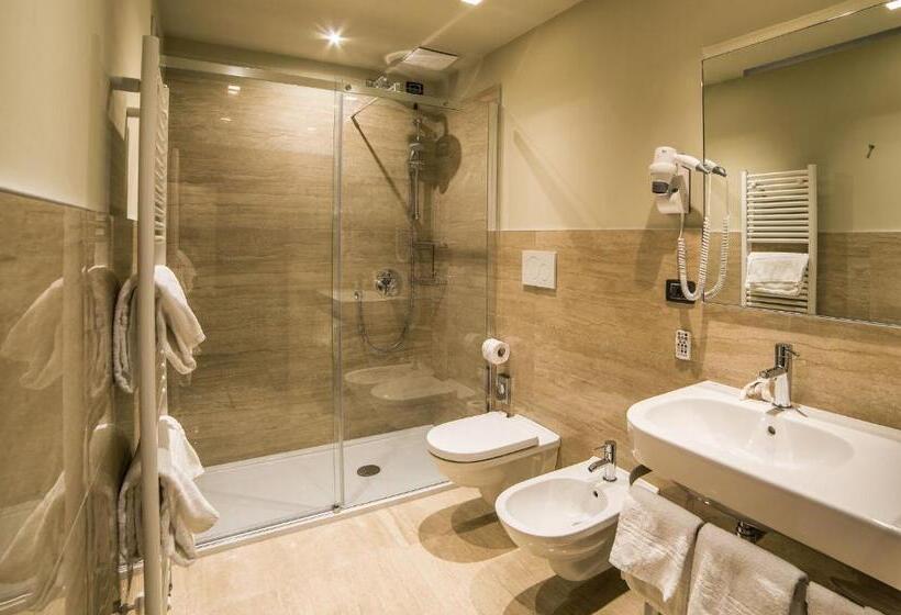 اتاق لوکس با بالکن, Locanda Al Vescovo