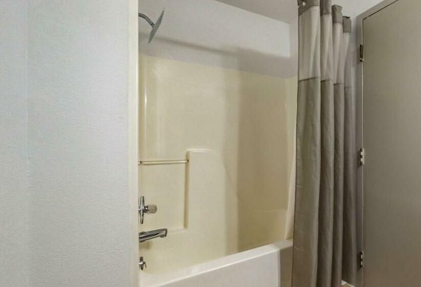 디럭스 룸, Motel 6 Augusta, Ks