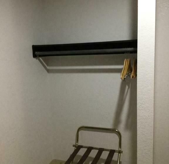 디럭스 룸, Motel 6 Augusta, Ks