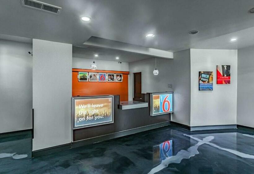 4인용 스탠다드 룸, Motel 6 Augusta, Ks