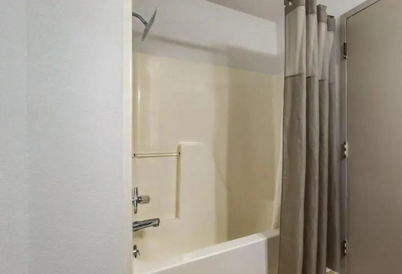 Deluxe-huone King-vuode, Motel 6 Augusta, Ks