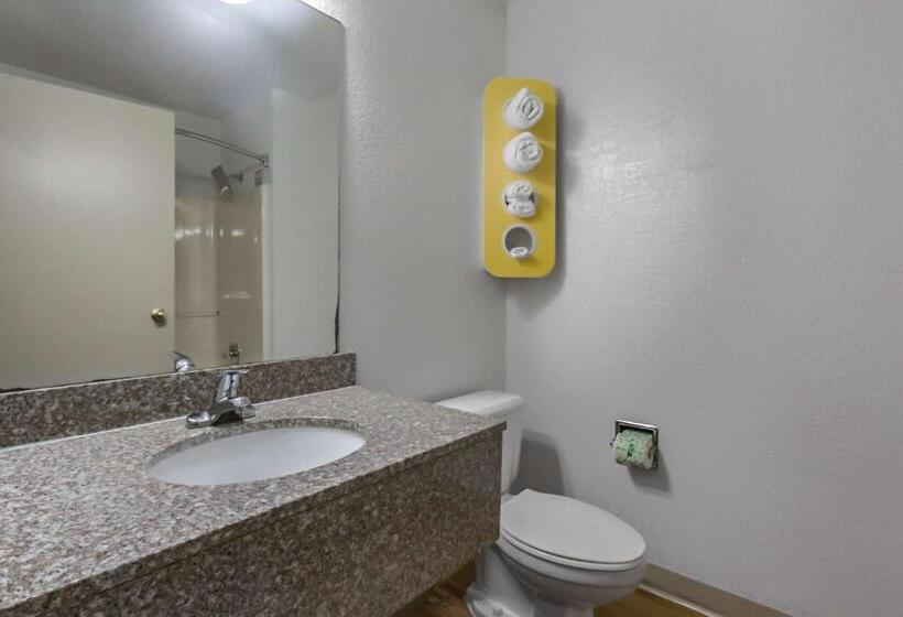 스탠다드 룸 킹사이즈 침대, Motel 6 Augusta, Ks