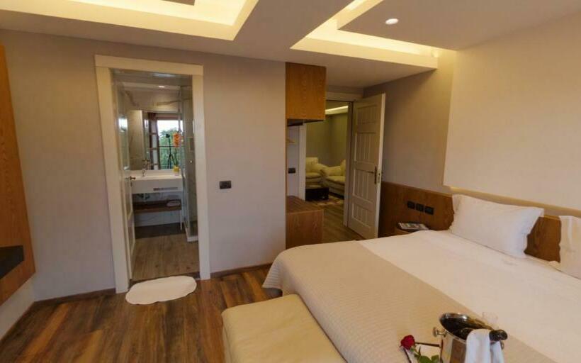 سوئیت 2 خوابه, Llogora Tourist Village