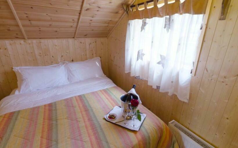 بانگلوی استاندارد 2 خوابه, Llogora Tourist Village