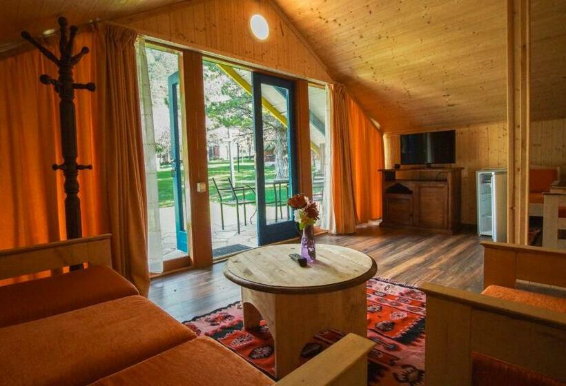 بانگلوی استاندارد 2 خوابه, Llogora Tourist Village