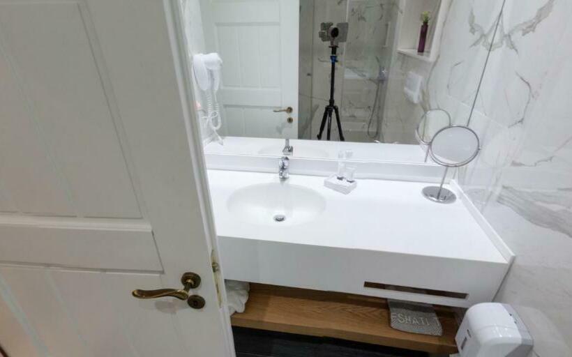 Comfort room with mountain view, Llogora Tourist Village