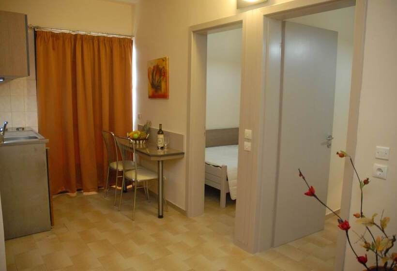 Апартаменты 2 Спальни, Takis