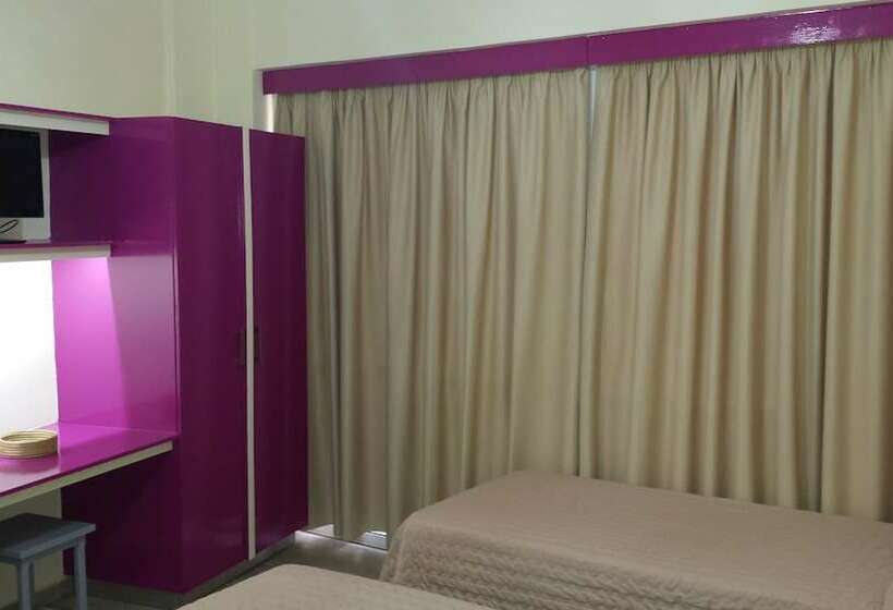 シングルデラックスルーム, Takis