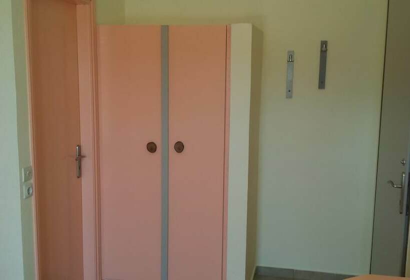 חדר סטנדרט עם נוף, Takis