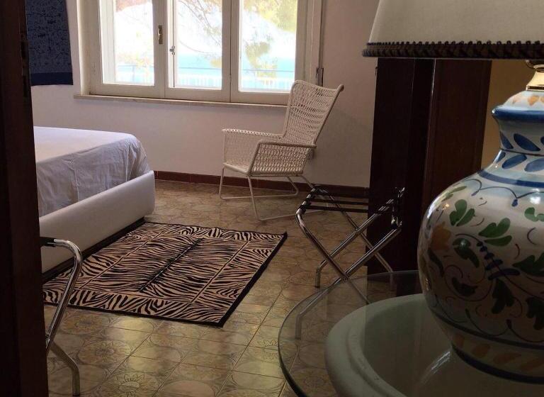 סוויטת ג'וניור נוף לים, Blue Island Villa Caterina